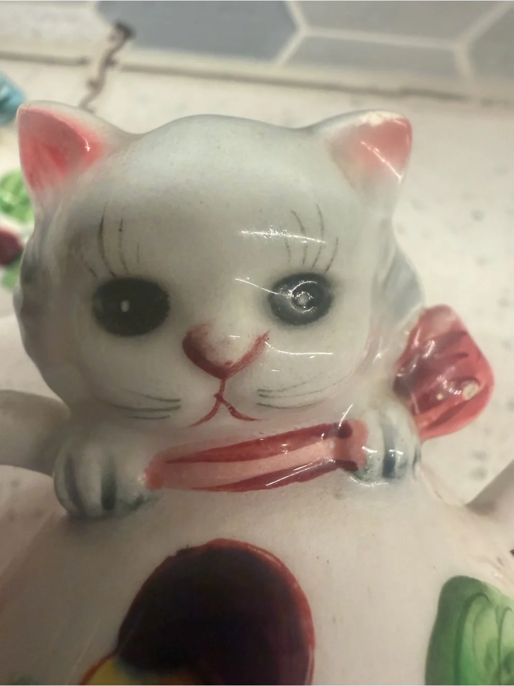 Vintage 1950 Napco Cat on Tea Pot Salt & Pepper Shakers. MCM. Rare. Bring Offers